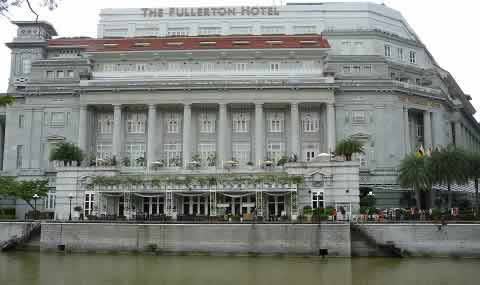 Fullerton Hotel, Singapore, is a colonial architectural landmark.