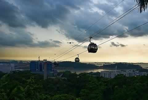 Singapore Cable Car connects Sentosa to the mainland.