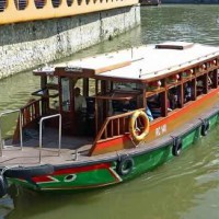 Enjoy a Boat ride on Singapore River in a Bumboat